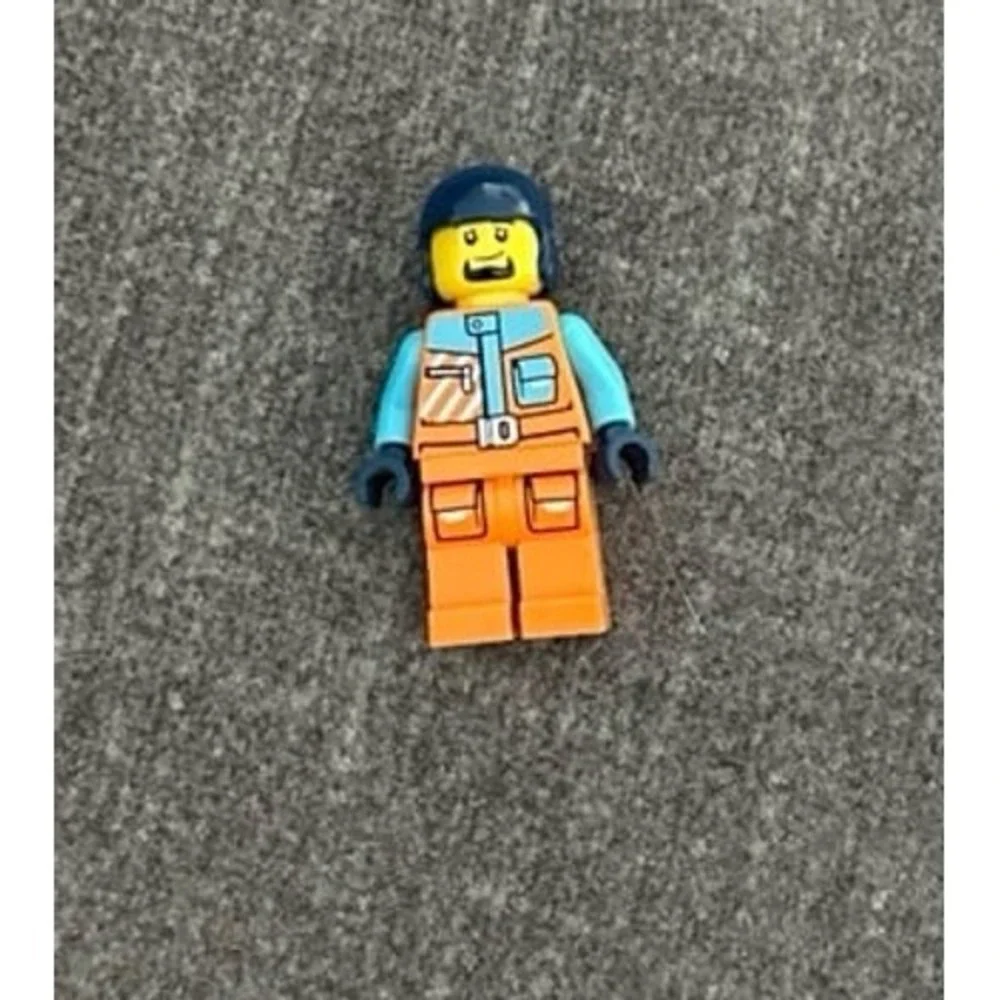 5‎ LEGO minifigures from the City Arctic Explorer Ship